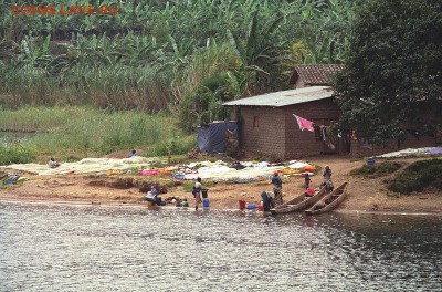 Кораблики на банкнотах - Lake_Kivu_shoreline_at_Gisenyi