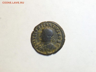 2 античные монеты "ворота в лагерь" - P1100511-1