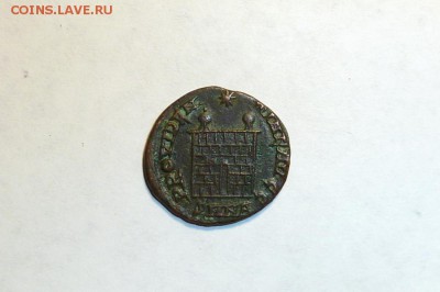 2 античные монеты "ворота в лагерь" - P1100513-1