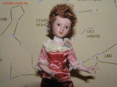кукла фарфоровая в викторианском платье - P1010009.JPG