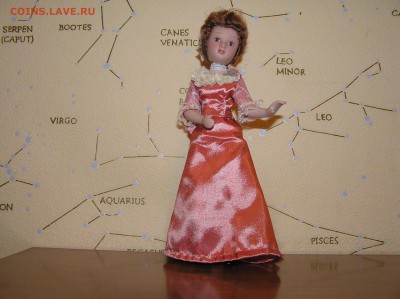 кукла фарфоровая в викторианском платье - P1010003.JPG