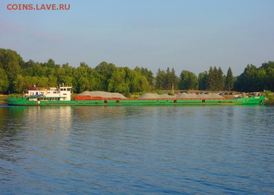 ФОТО - просто фото. Те что получились удачными. - 13.08.17. 6.09.17. Заросшее травой   возвышение в правой части кадра - всё, что осталось от памятника Сталина..JPG