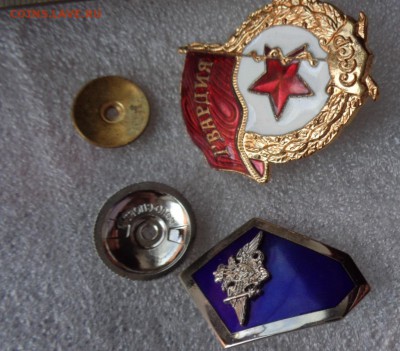 Знаки : Гвардия СССР + прапорщик РФ    2  шт   до 7.2 - DSC05424.JPG