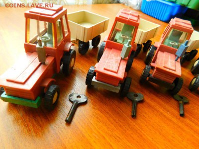 четыре механических игрушки с ключиками. - 26093609