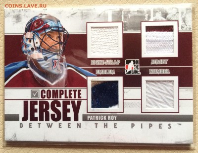 A - 2010-11 Between The Pipes Complete Jersey Silver #CJ06 Patrick Roy (1 of 9).JPG