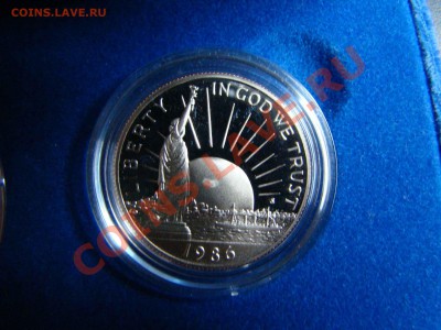 Серебрянный доллар США 1986 в футляре - DSC06444.JPG