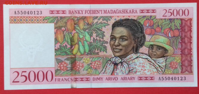 Мадагаскар 25000 франков 1998 UNC до 29.03.2020 22:00 МСК - 20191016_142747
