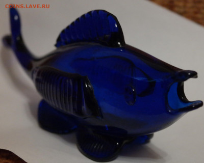 Сувенир рыбка синяя цветное стекло советский винтаж - рыба стекло 2.JPG