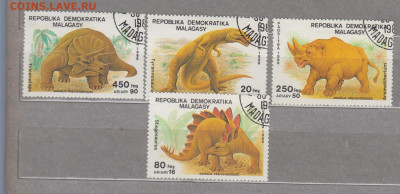Мадагаскар 1988 динозавры  4м  до 30 04 - 107б